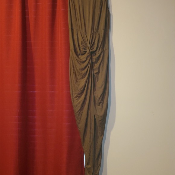 Green elegant dress - Picture 3 of 7